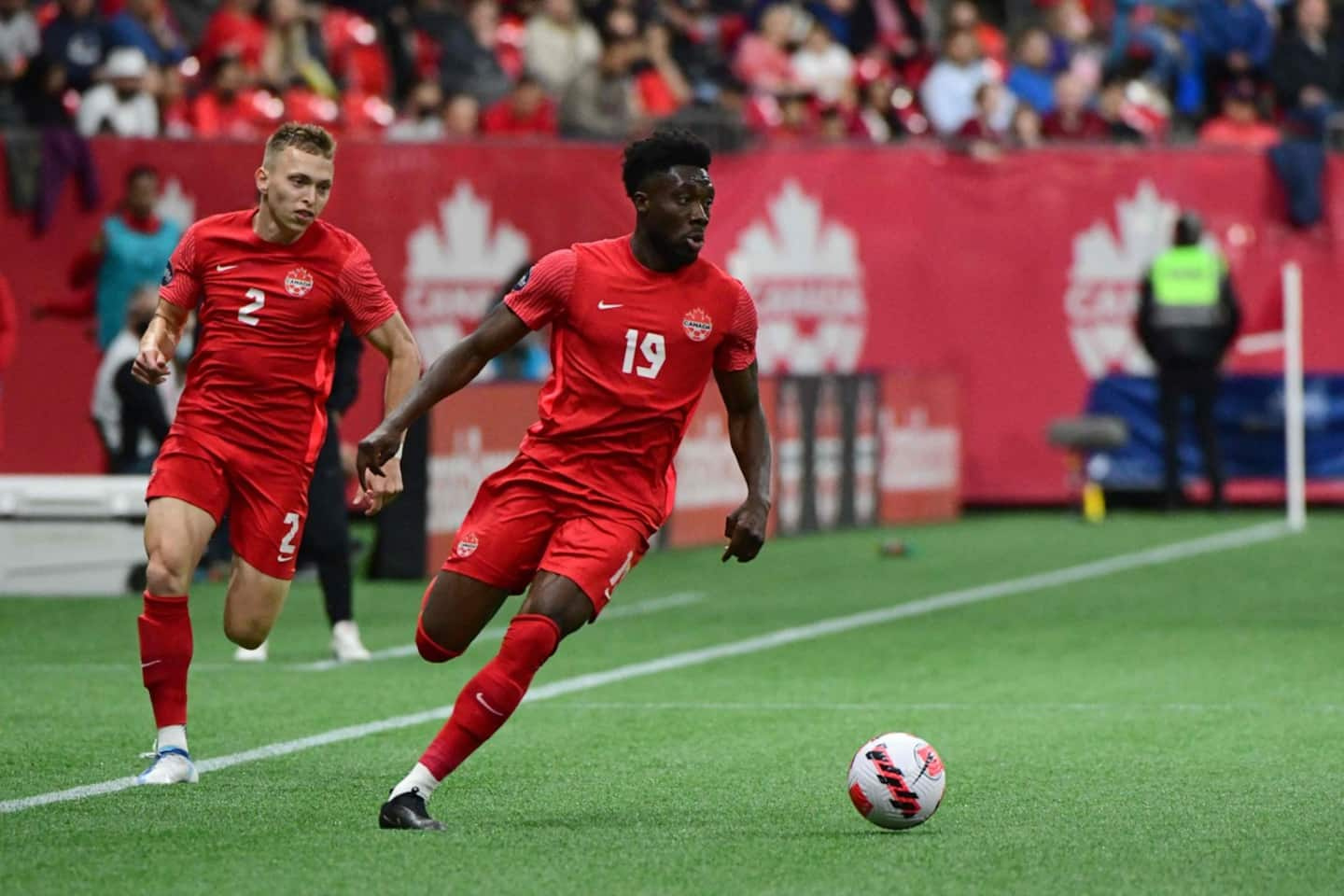Soccer: Canada easily defeats Curaçao