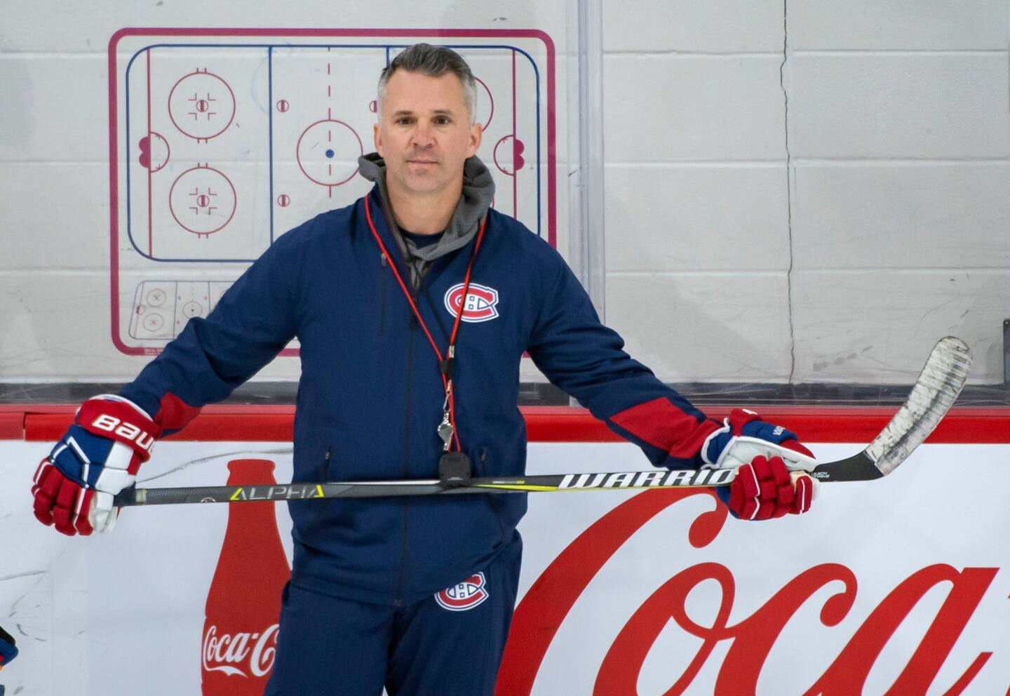 Martin St-Louis signs a three-year contract with the Canadiens