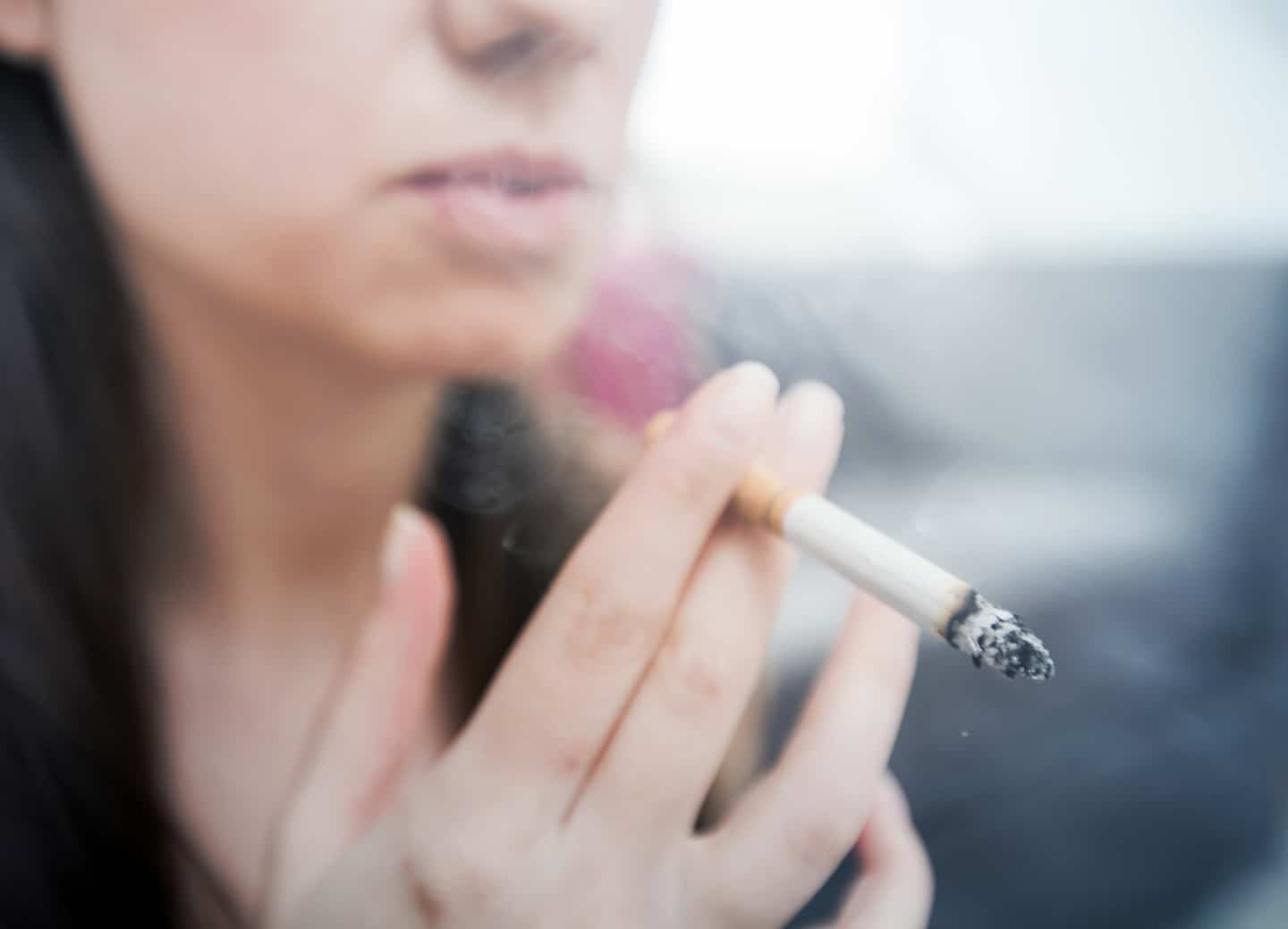 Canada proposes to put health warnings on every cigarette