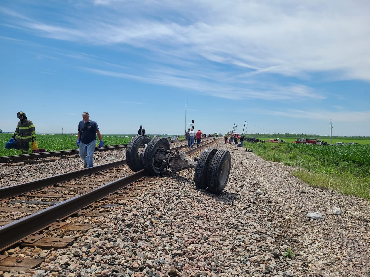 A train derails in the center of the United States, “injuries”