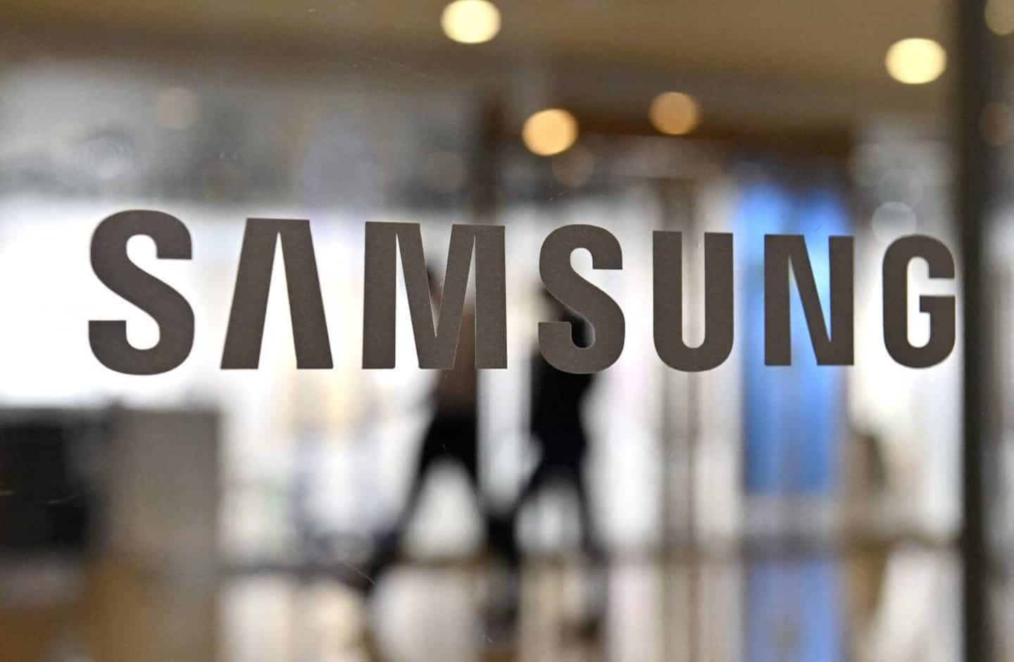 Korean giant Samsung expands in Montreal