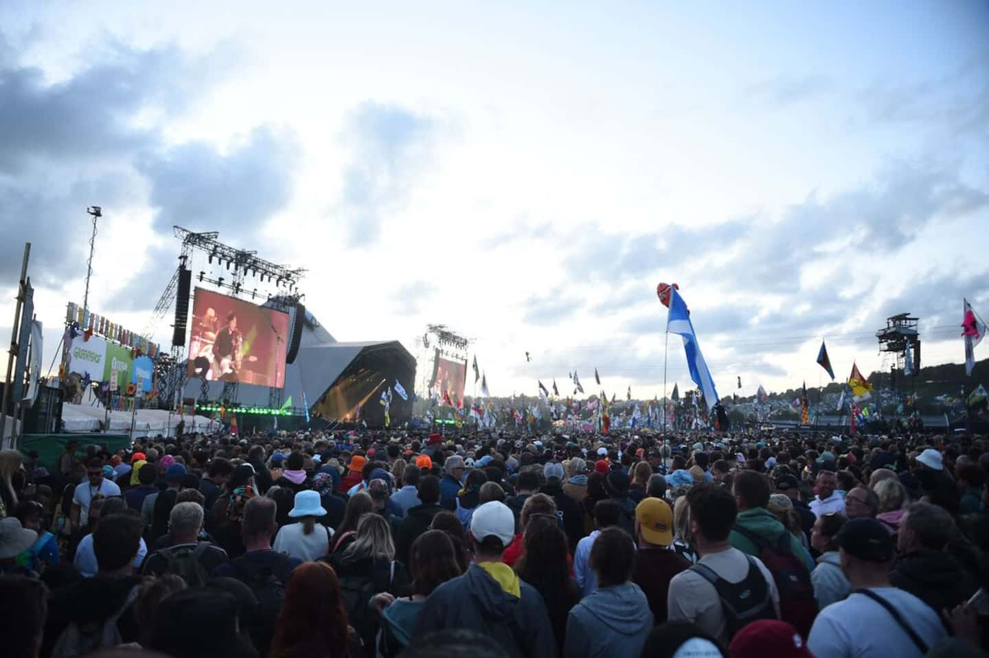 McCartney ignites the Glastonbury Festival, which ends on Sunday
