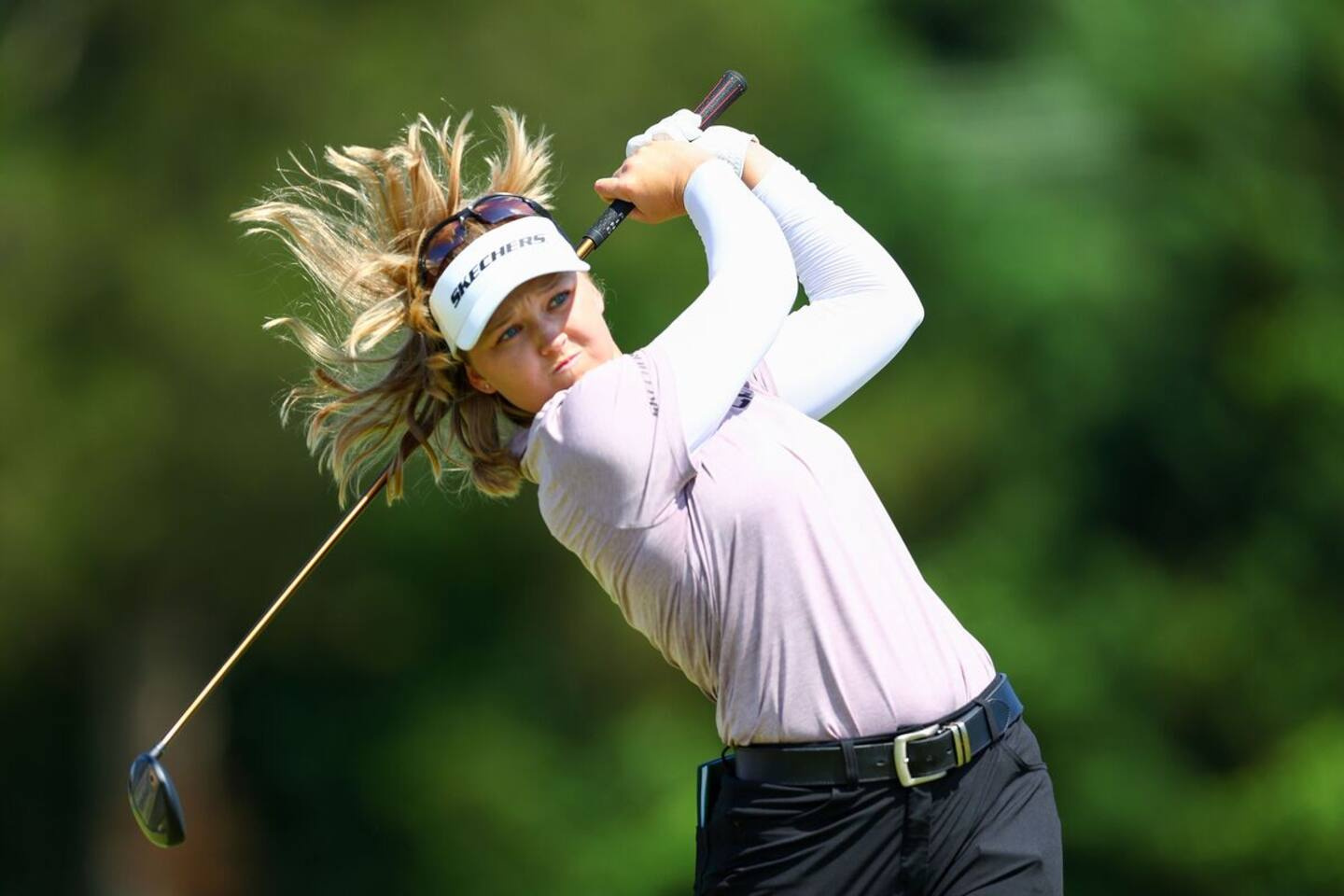 LPGA: Henderson still at the top of the table