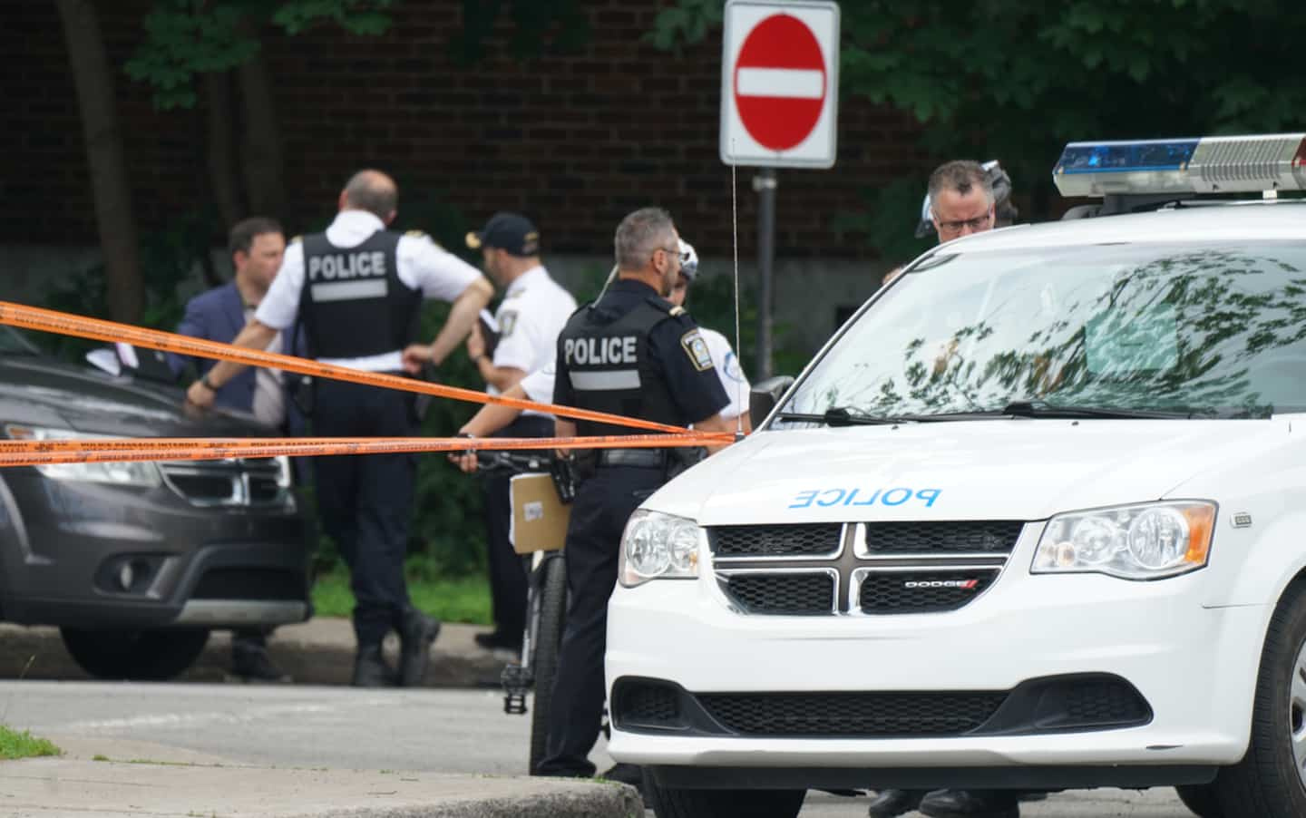Stabbed by his son, a man lies in critical condition in Montreal