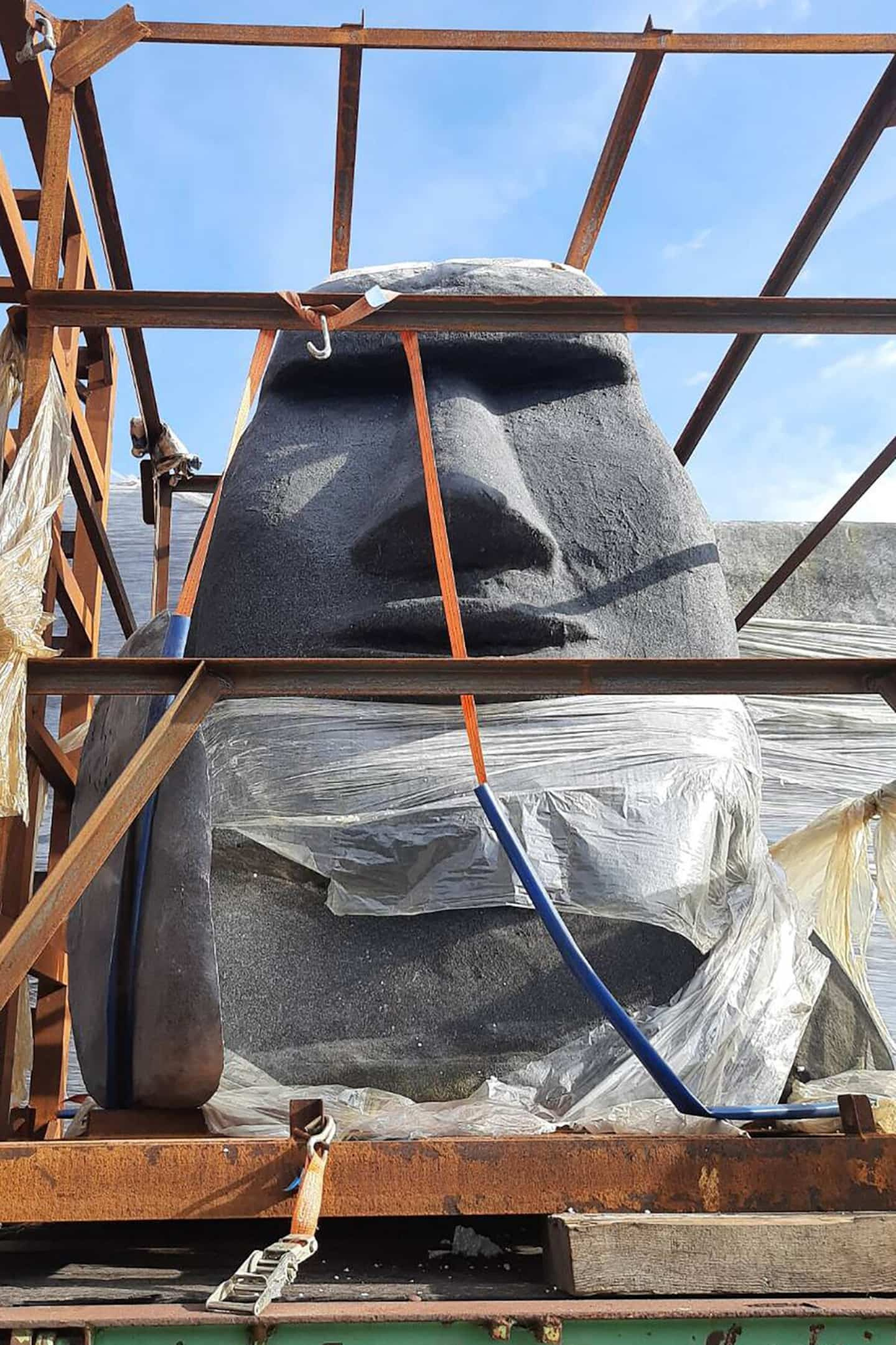 Thailand: 200 kg of drugs hidden in a replica of a statue on Easter Island