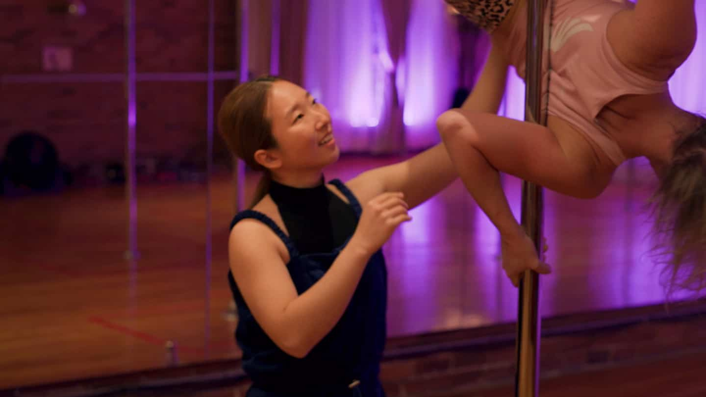 “Pole Dance”: the world of pole dancing demystified