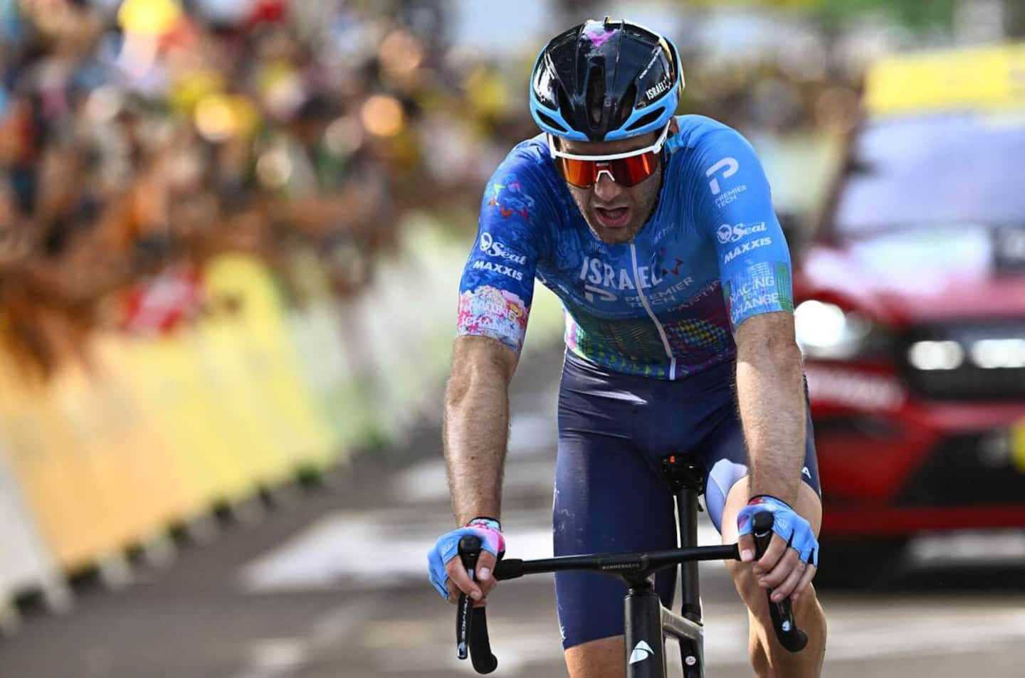 Tour de France: Hugo Houle supports his teammates