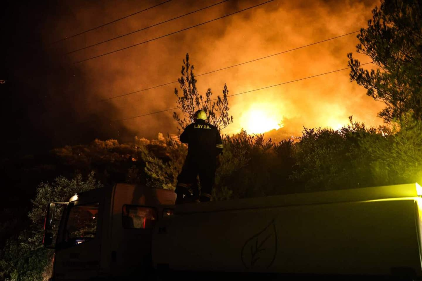Greece: the fire ravaging the northern suburbs of Athens remains worrying