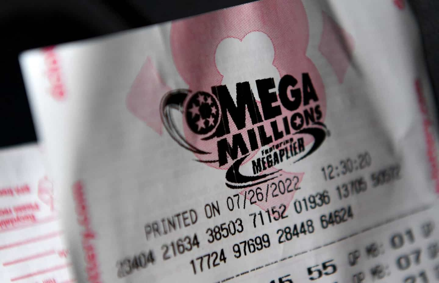 US lottery jackpot exceeds $1 billion, one of biggest wins in history