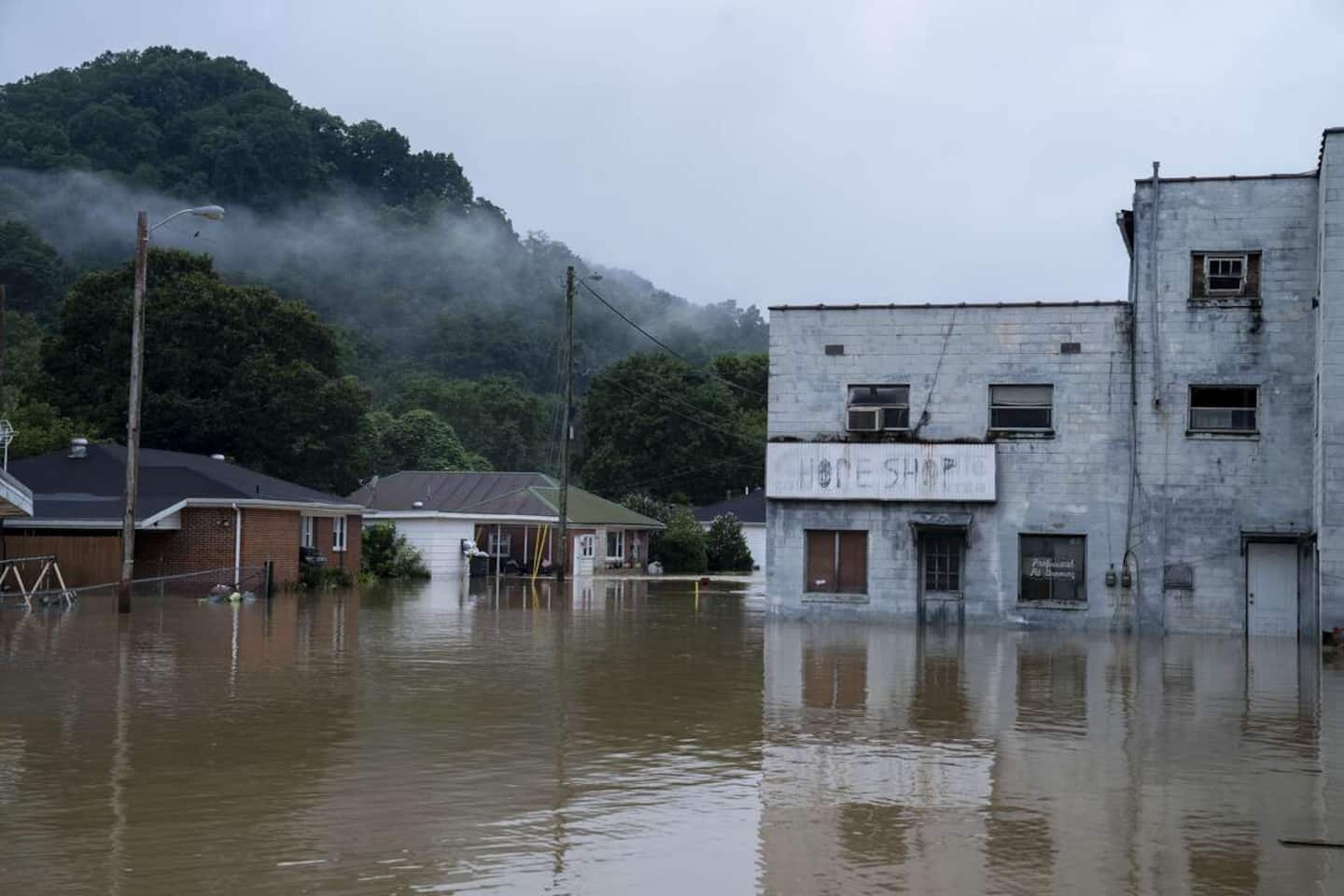 Kentucky flood death toll rises to 25