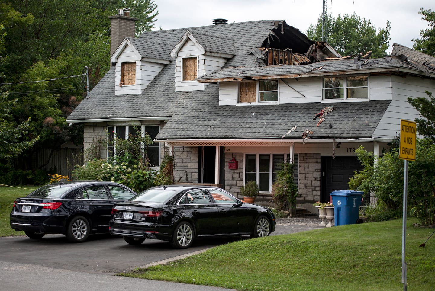 Hit by lightning: a house total loss in two seconds
