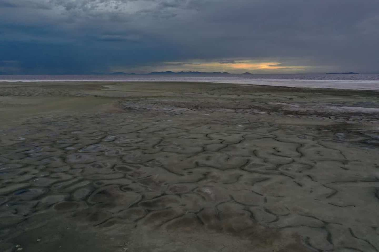 Drought in the United States: the Great Salt Lake of Utah at an all-time low