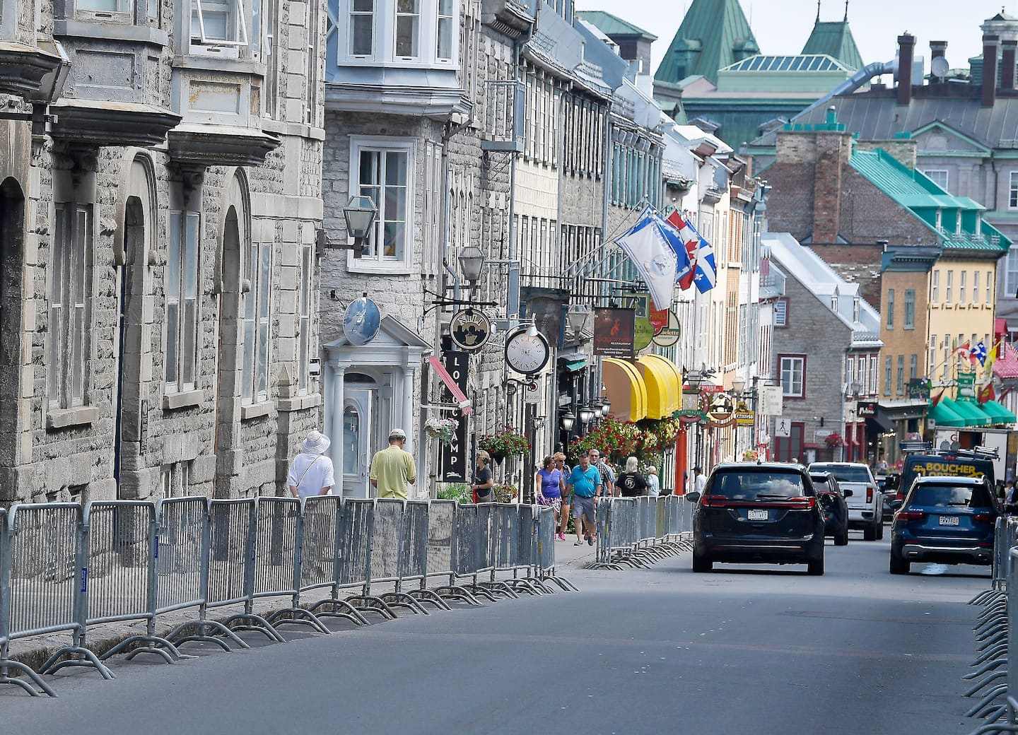 Papal visit: room still in Quebec hotels