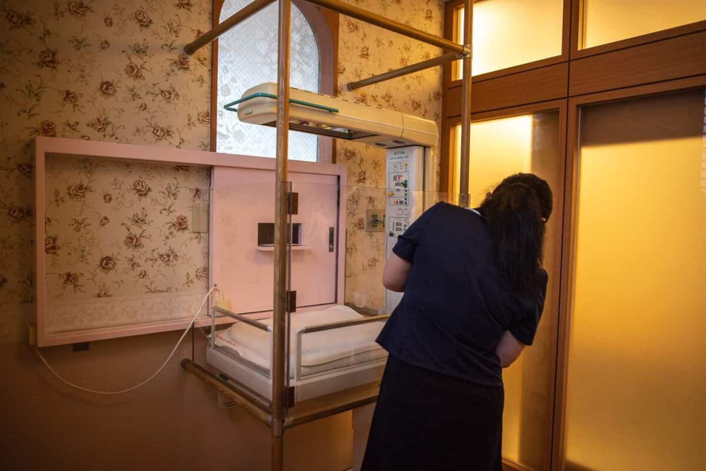 [PHOTOS] In Japan, a "baby box" to abandon your child disputed