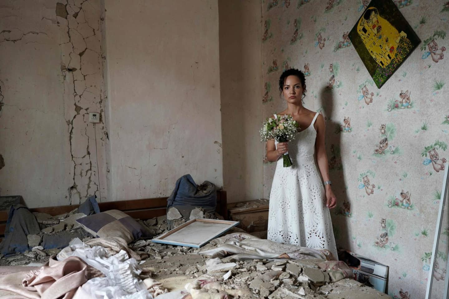 War or not, Ukrainians are rushing to get married