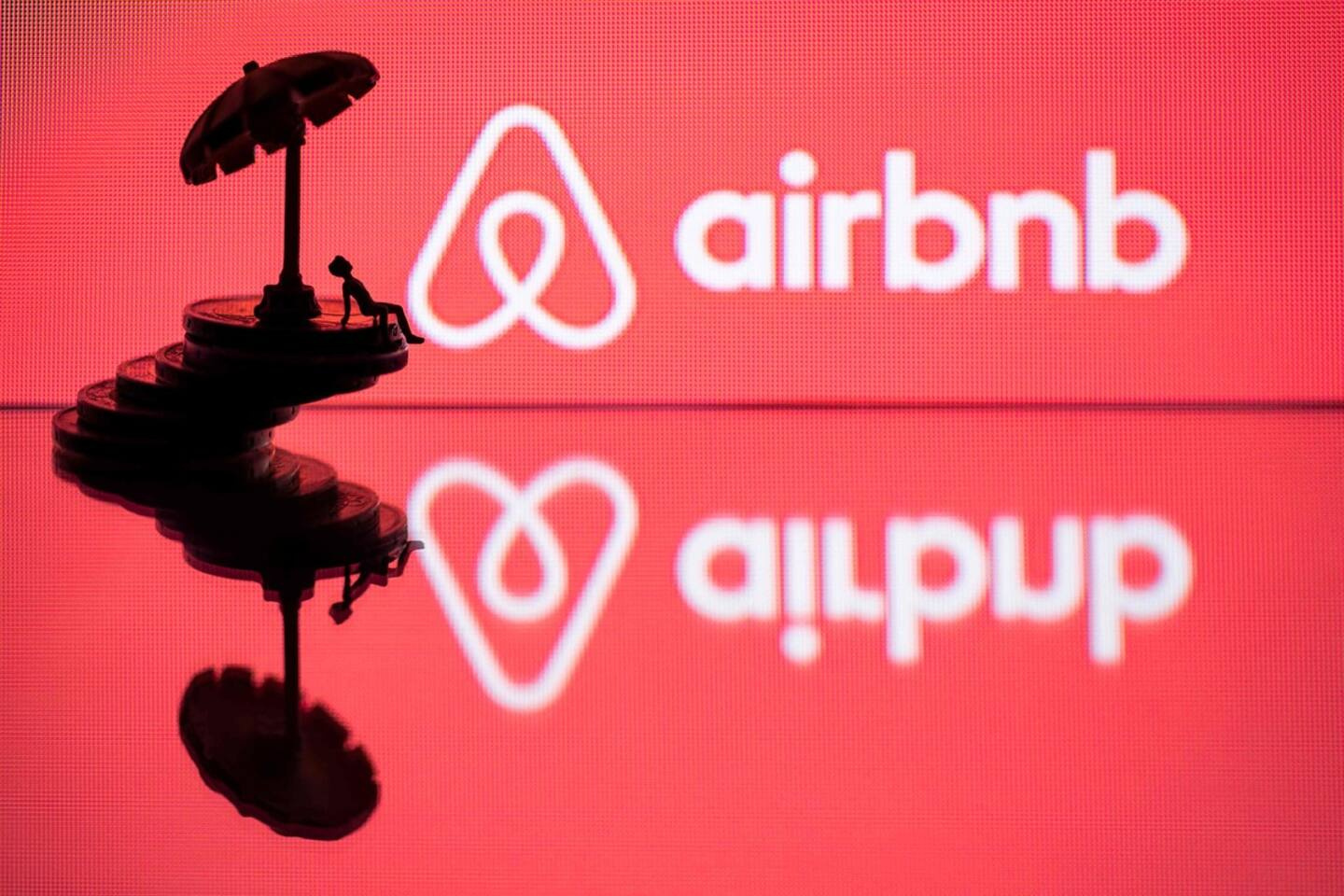 An association calls for better regulation of Airbnb accommodations