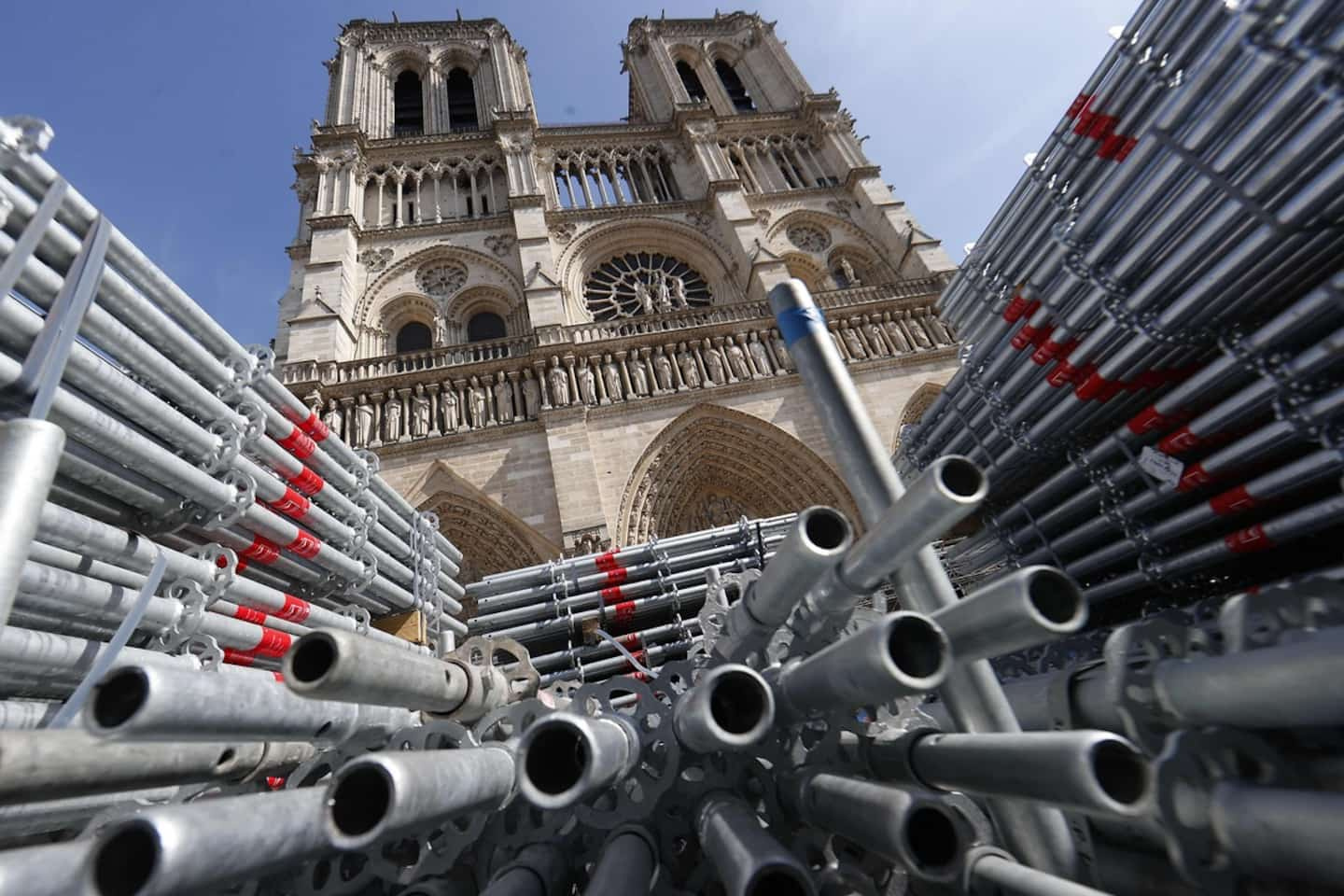 The reopening in 2024 of Notre-Dame de Paris cathedral, a "tense objective", according to the general in charge of restoring it