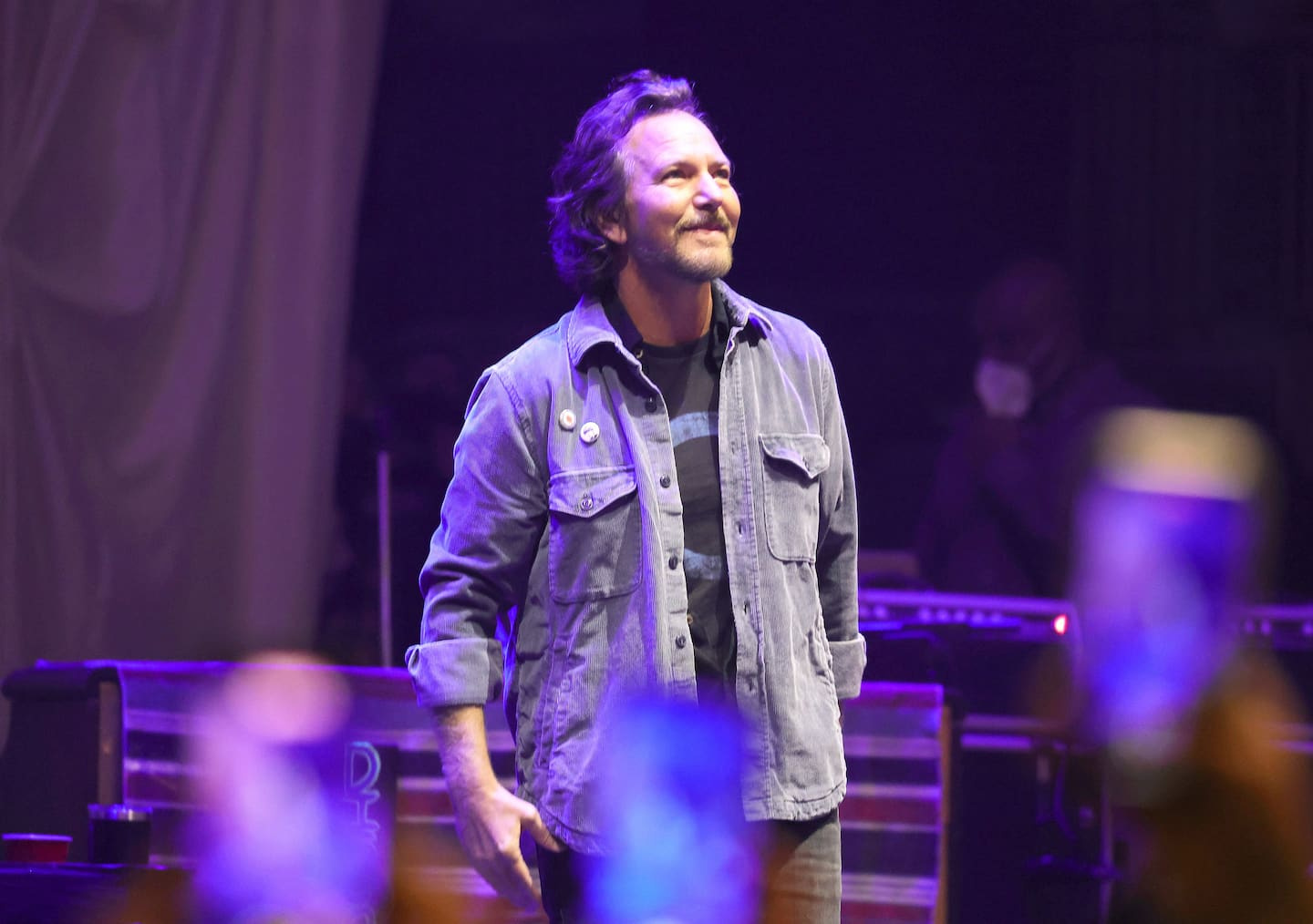 Pearl Jam cancels two shows