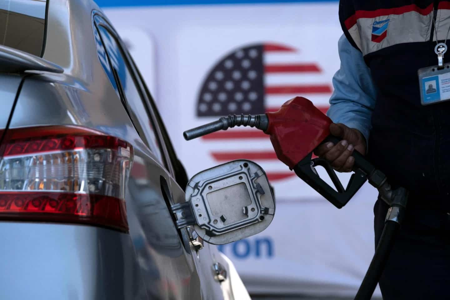 United States: the price of gasoline continues to drop, a boon for Joe Biden