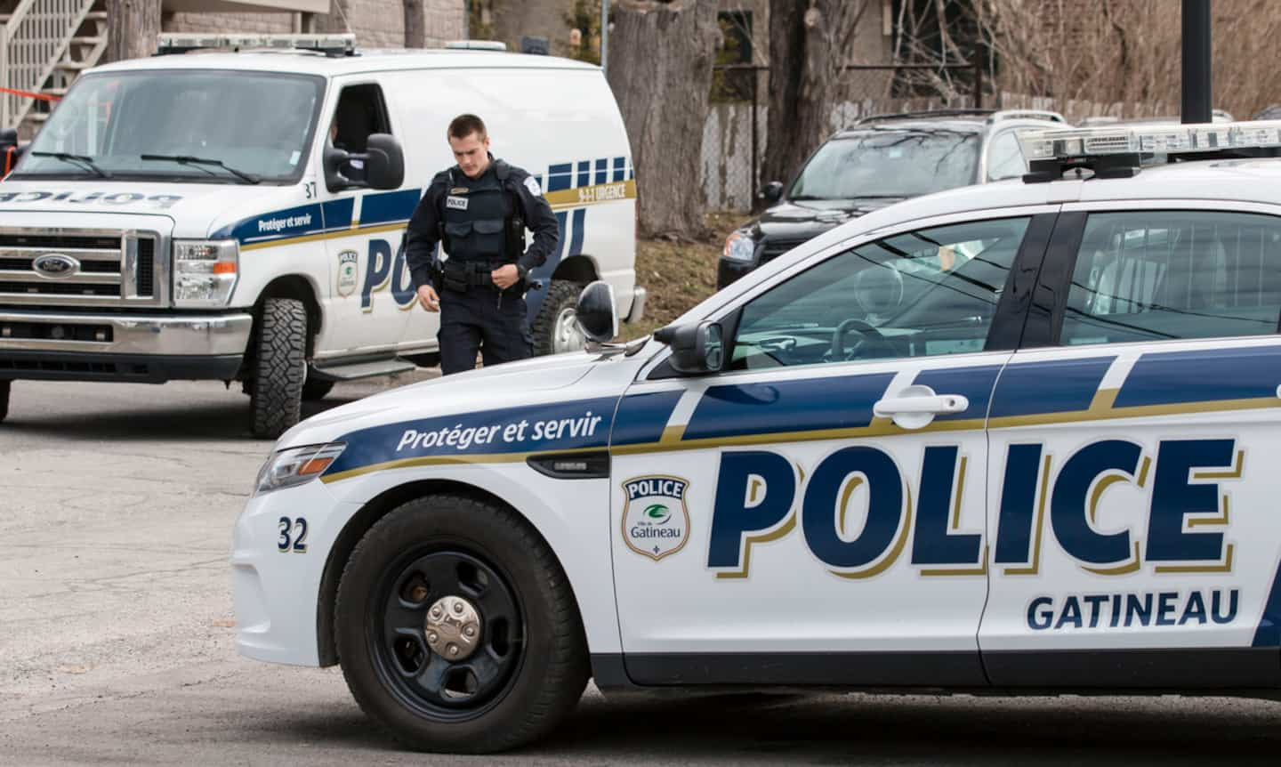 An octogenarian attacked with a knife in a Gatineau residence
