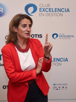 Ribera asks the energy companies to size their services to give access to the high demand for change to the TUR