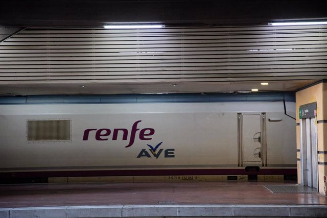 The Government sets the minimum services for tomorrow due to the CGT strike in Renfe