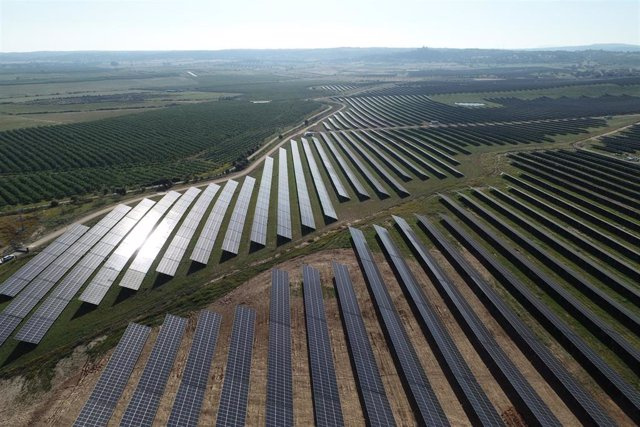 Iberdrola begins commissioning of 50 solar MW in Extremadura