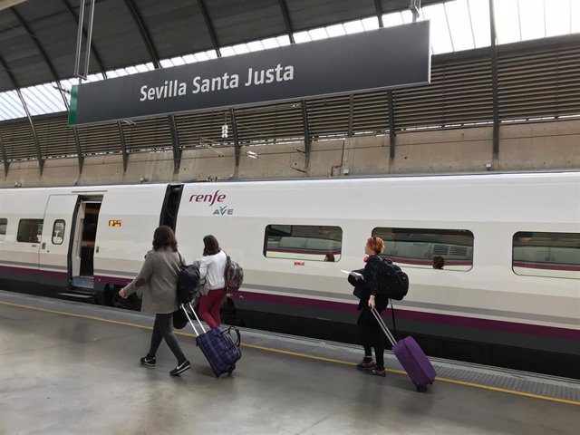 2.95% of Renfe workers support the CGT strike, mainly in workshops