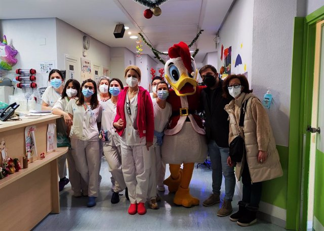 STATEMENT: Vallsur visits the Hospital Clínico Universitario de Valladolid to bring gifts to hospitalized children