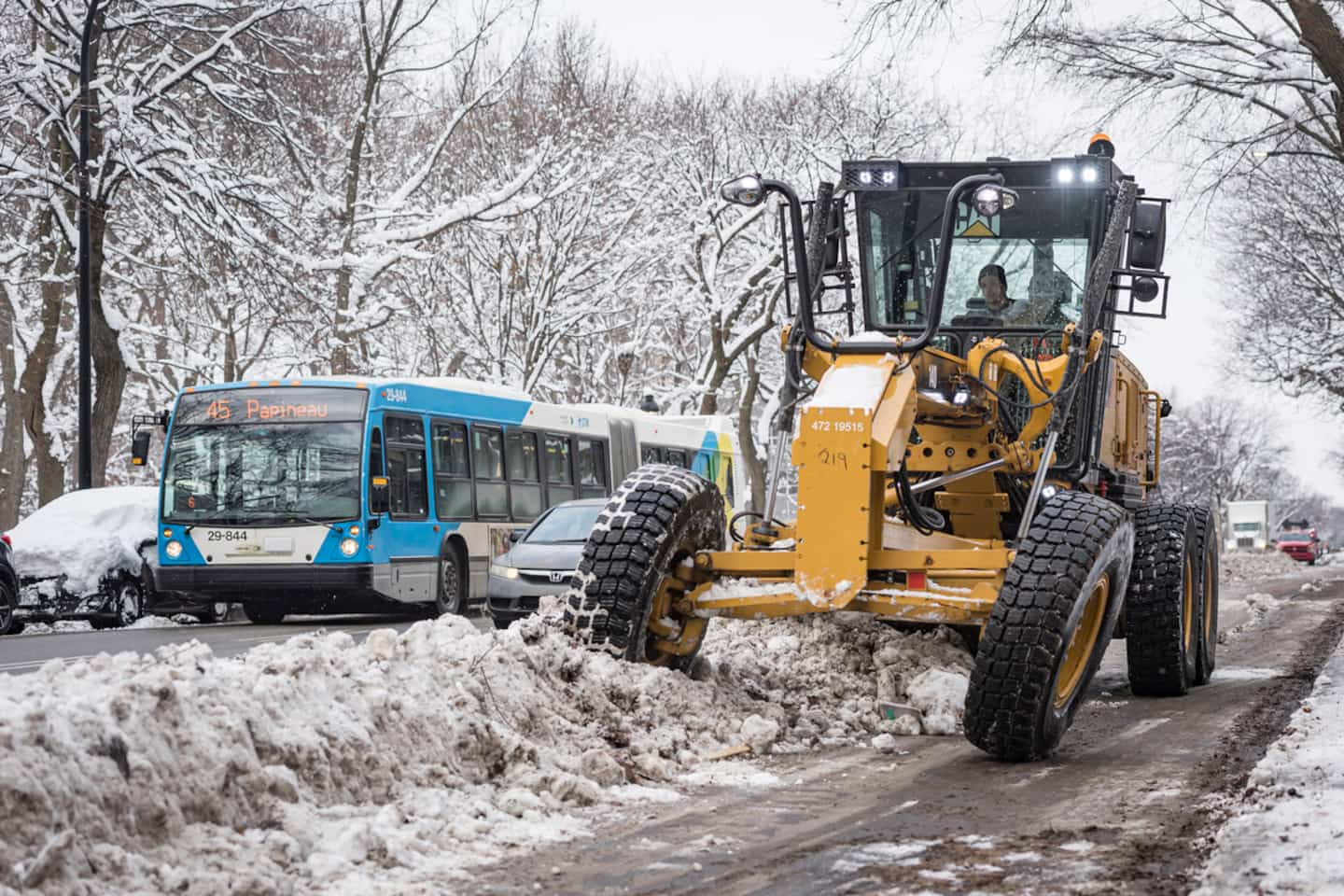 Remove your cars: snow removal operation begins in Montreal