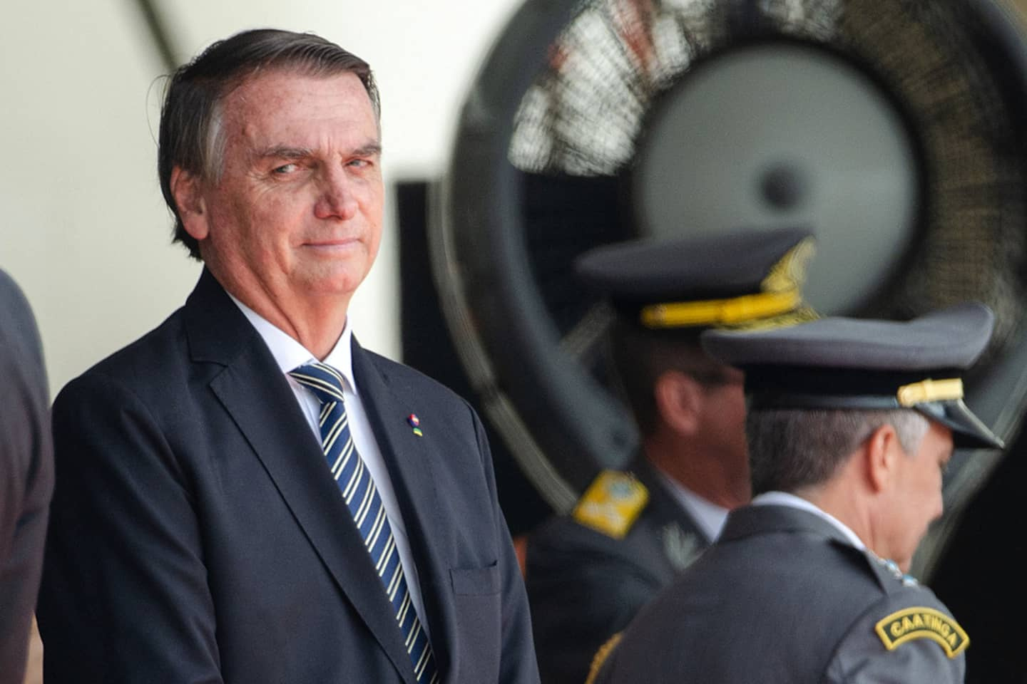 Bolsonaro leaves Brazil for the United States before the end of his mandate
