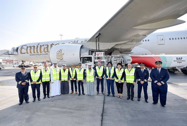 Emirates performs a demonstration flight with 100% sustainable aviation fuel