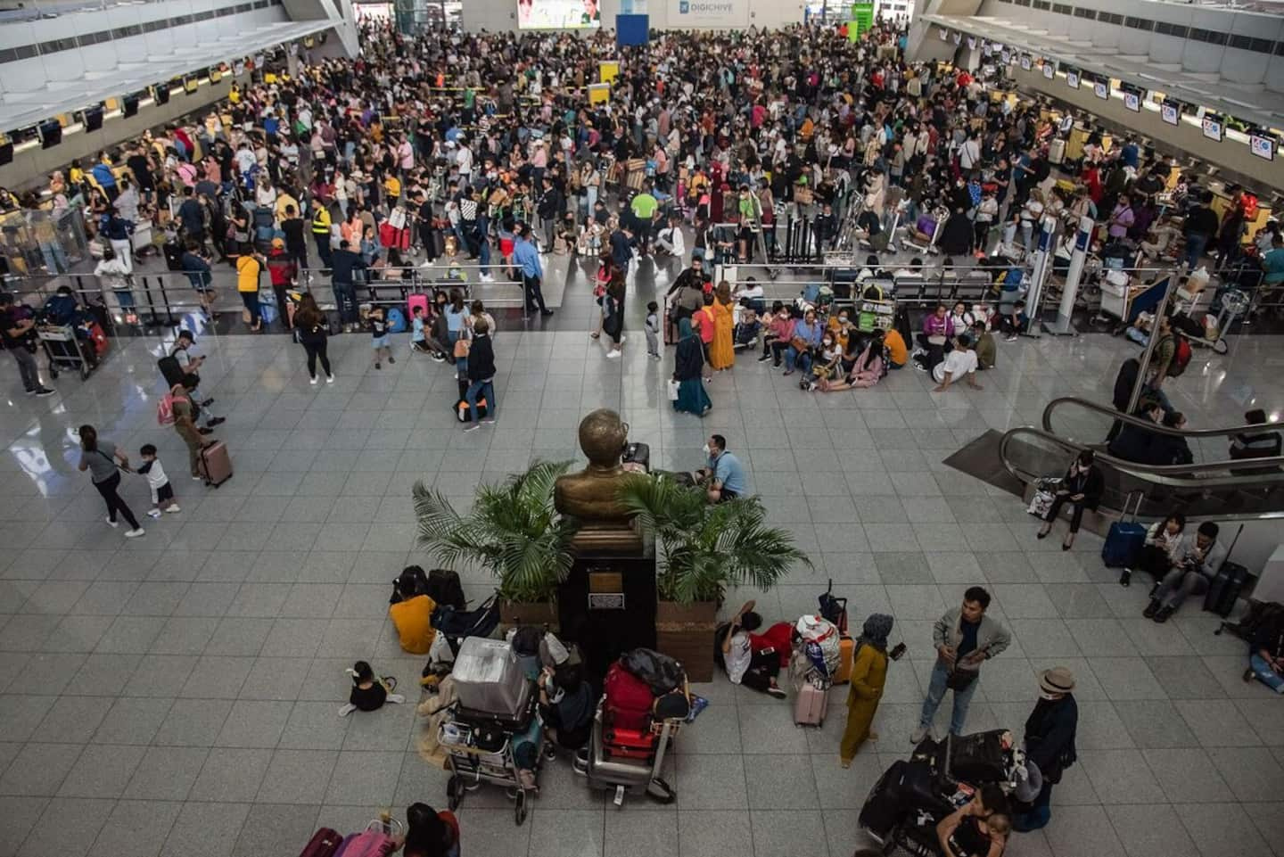 56,000 travelers stuck in Philippine airports