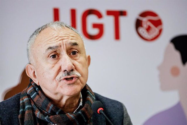 Álvarez (UGT) sees the CEOE sit-in as "unreasonable" and will conclude the SMI negotiation today