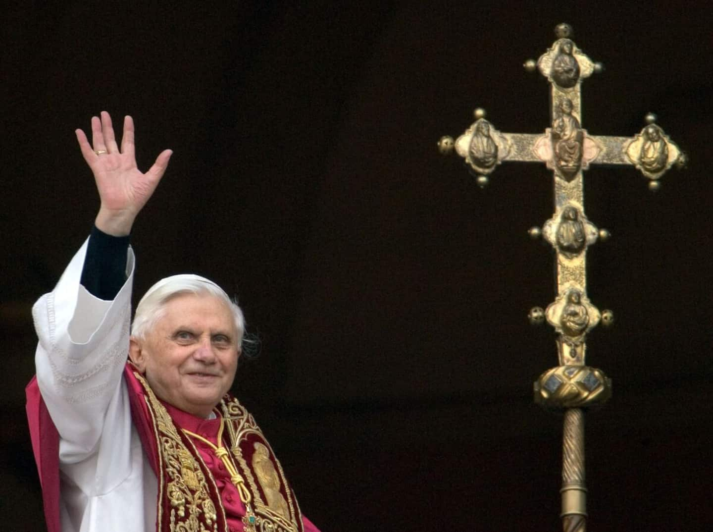 In his spiritual testament, Benedict XVI asks for forgiveness