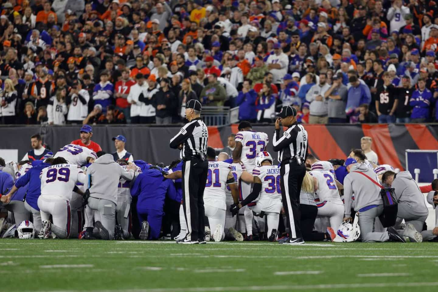 NFL: Bills player's cardiac arrest could be due to a rare concomitance of events