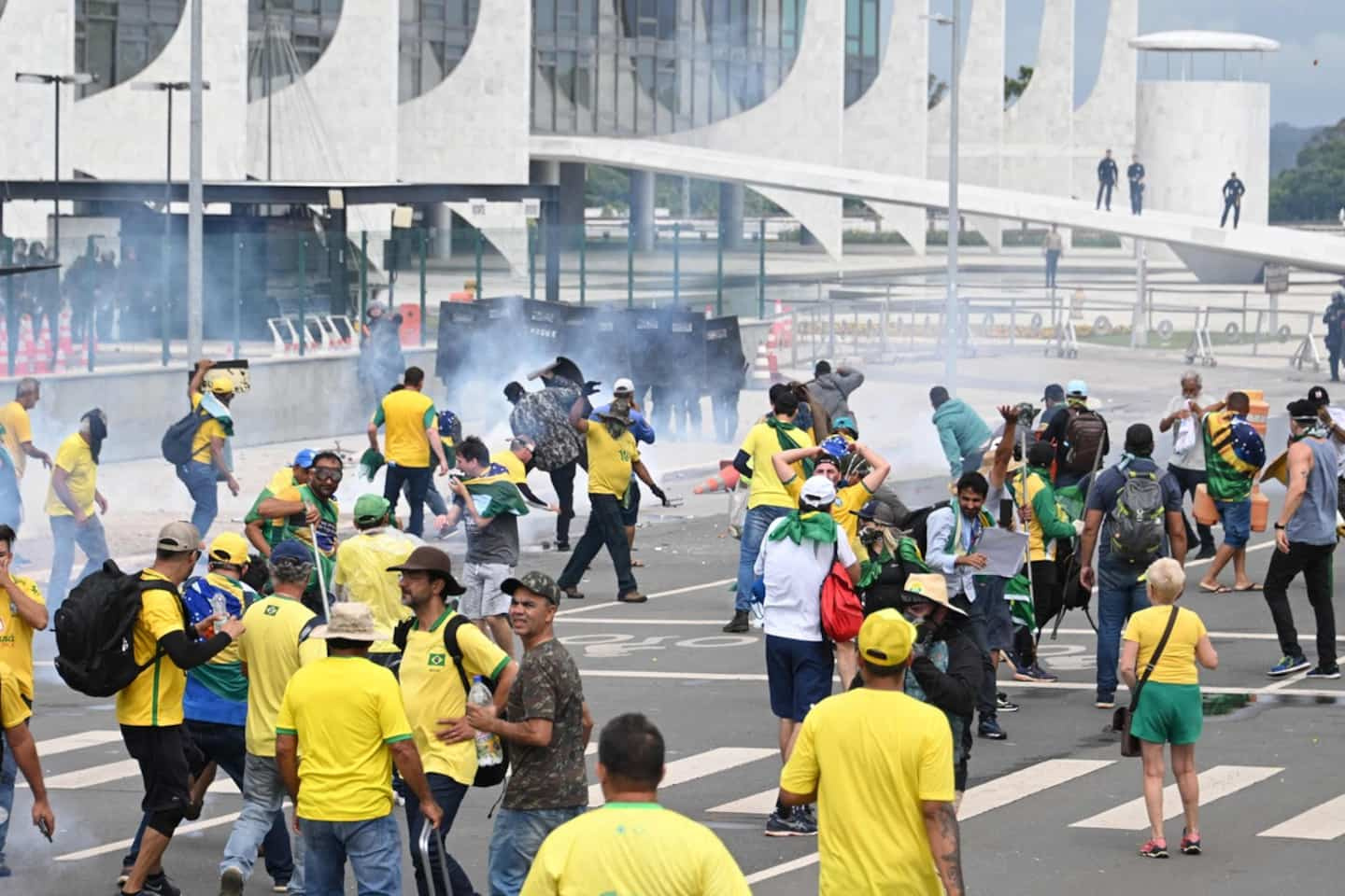 [IN IMAGES] Brazil: clashes between police and bolsonarists massed in front of Congress