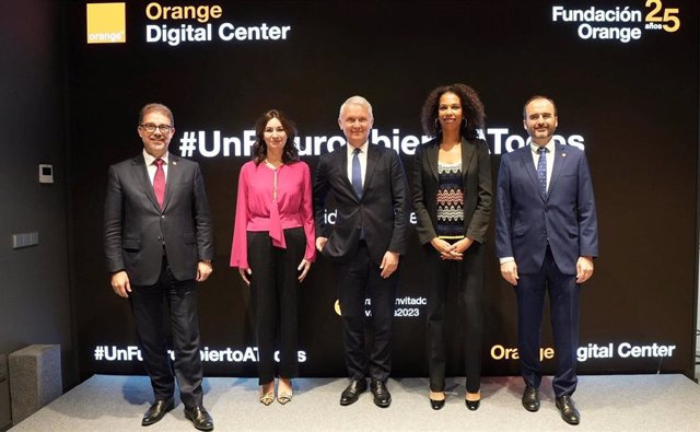 Orange Foundation inaugurates the physical headquarters of its Digital Center