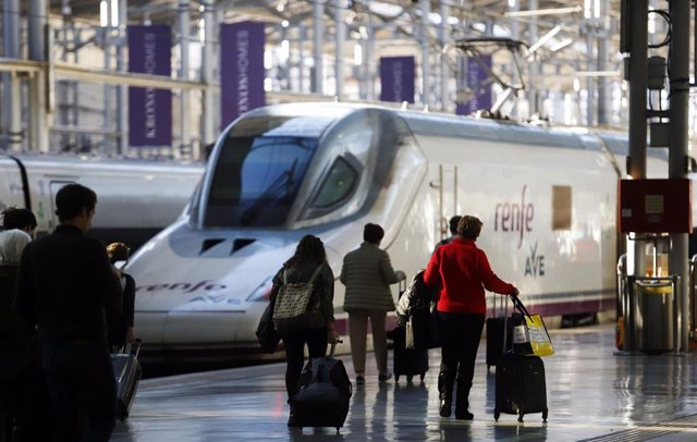 Renfe is the most responsible company in passenger transport, according to the Merco Responsibility ESG ranking