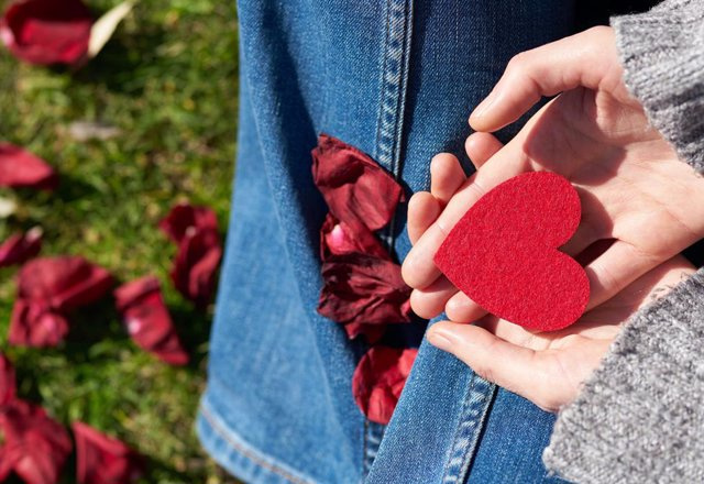 RELEASE: Deusto Salud proposes five tips that will serve to work on self-esteem this Valentine's Day