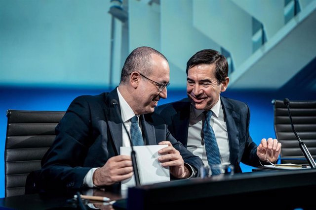 Carlos Torres earned 8.29 million for presiding over BBVA in 2022, 5.8% more, and Onur Genç, 7.15 million as CEO