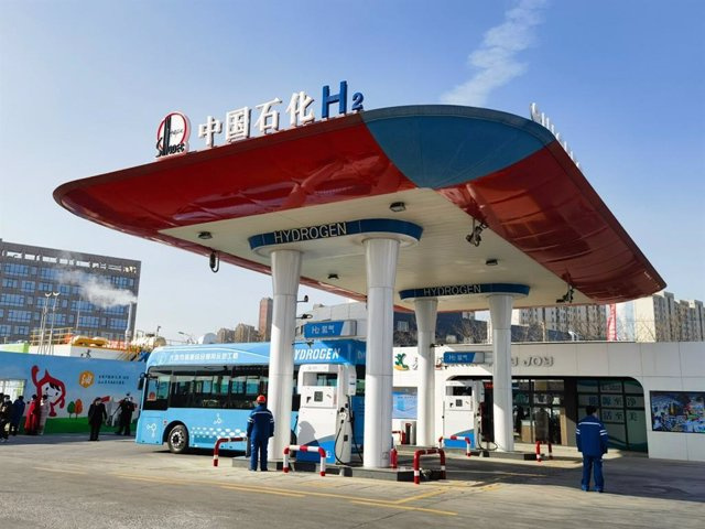 RELEASE: First Integrated Gas Station for Methanol-to-Hydrogen and Hydrogen Refueling (China)