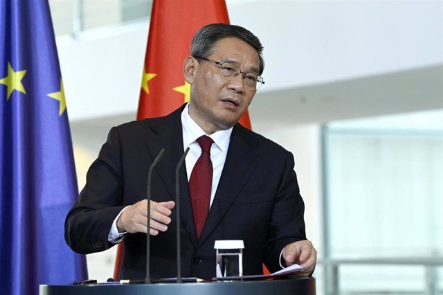 Chinese premier says China will continue to lead global economic growth