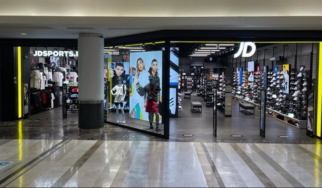 JD Sports Fashion will pay 500 million for the 49.98% that it does not control in its Iberian subsidiary, ISRG