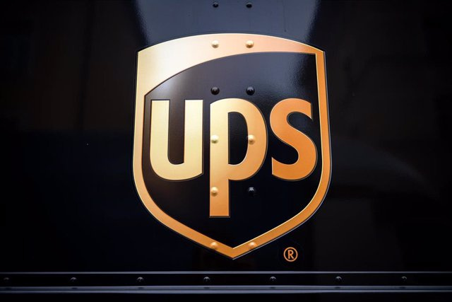 UPS workers ratify new agreement that prevents strike