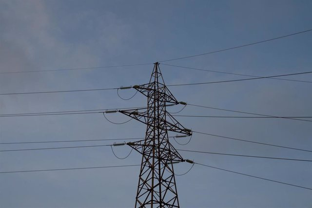 The price of electricity will rise this Sunday by 1.36%, to 102.07 euros/MWh