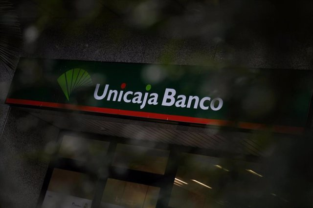 Mexican businessman Tinajero sells his 2.95% in Unicaja Banco for 74.5 million