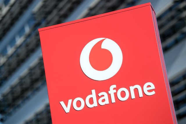 Vodafone loses 346 million in its first fiscal semester