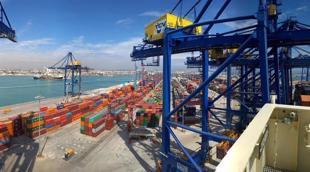 Almost 200 port concessions prior to 1992 may be extended and attract 1,000 million euros to the country