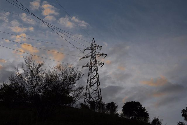The price of electricity will rise this Monday to 52.14 euros/Mwh